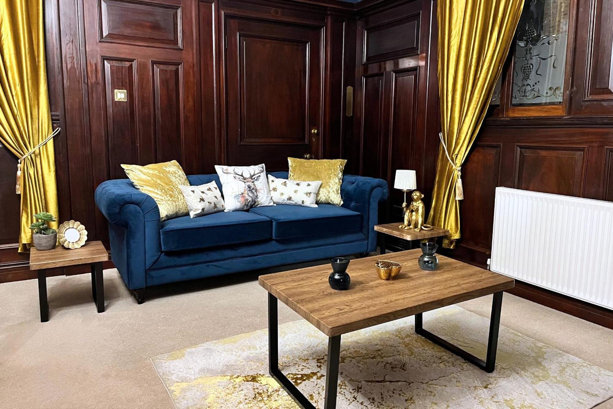 The Old Brewery Boardroom - Winchester City Centre - Unique Property - Free Parking - Sleeps 6 - By Xplus Stays Екстер'єр фото